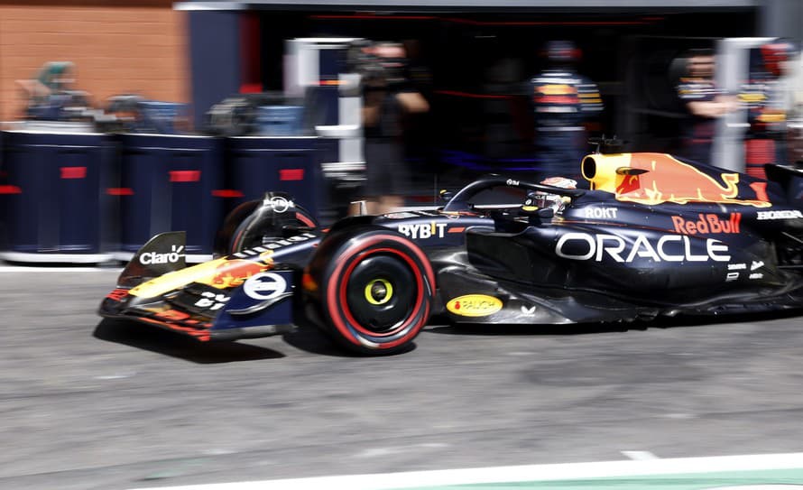 V prvom meranom tréningu na Veľkú cenu Holandska F1 dosiahol najrýchlejší čas domáci Max Verstappen.