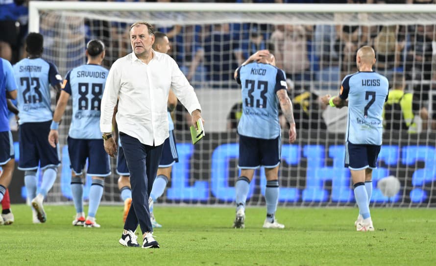 Zdravotné patálie kľúčových hráčov pred odvetou play off Európskej ligy robia vrásky trénerovi Slovana Bratislava. Vladimír Weiss st. ...