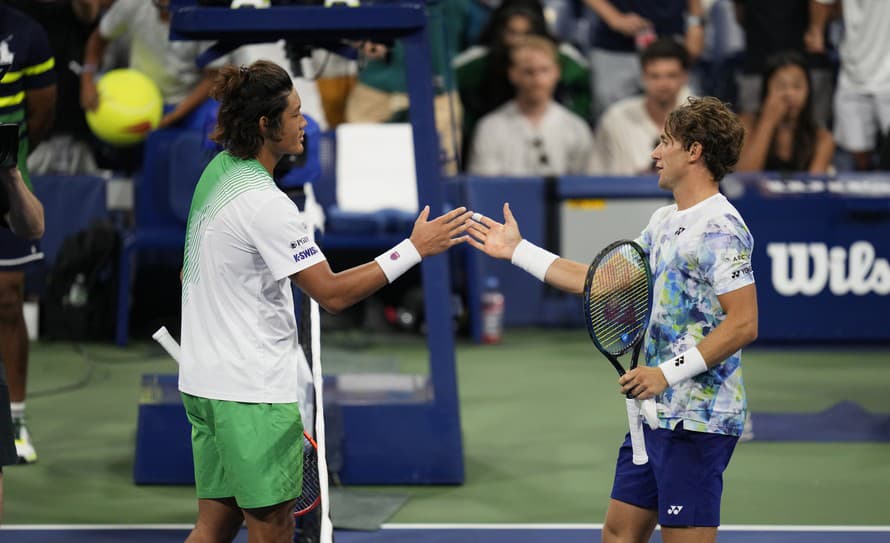 Čínsky tenista Čang Č'-čen (26) dosiahol na záverečnom grandslamovom turnaji sezóny US Open v New Yorku životný úspech, keď ako prvý ...