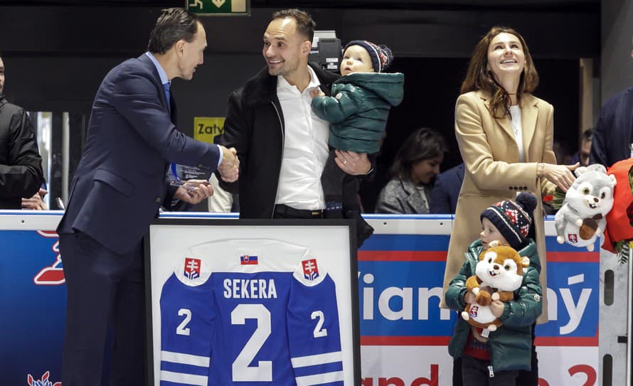 Bývalý hokejový reprezentačný kapitán a obranca zámorskej NHL Andrej Sekera (37) kritizoval fungovanie na Slovensku.