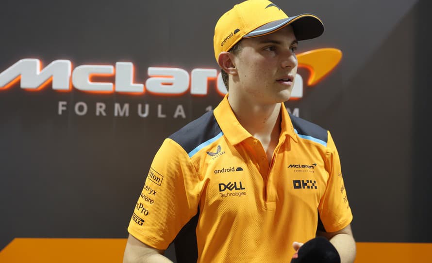 Austrálsky pilot F1 Oscar Piastri predĺžil zmluvu s tímom McLaren do roku 2026.