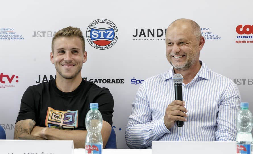 Slovenský tenista Alex Molčan (25) v sobotu potvrdil, že ukončil spoluprácu s trénerom Mariánom Vajdom (58).