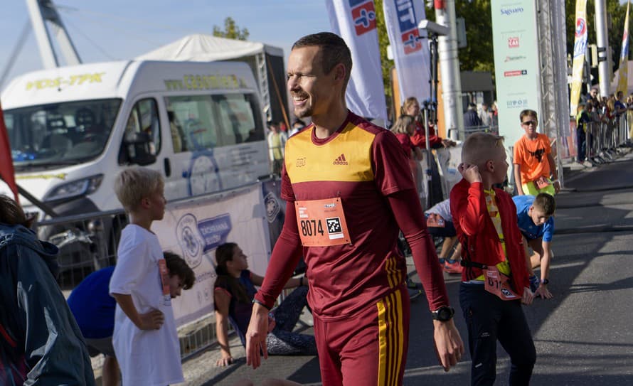 Polmaratón i štafetu v rámci Medzinárodného maratónu mieru v Košiciach už absolvoval, bolo načim sa posunúť. A tak sa náš olympijský ...