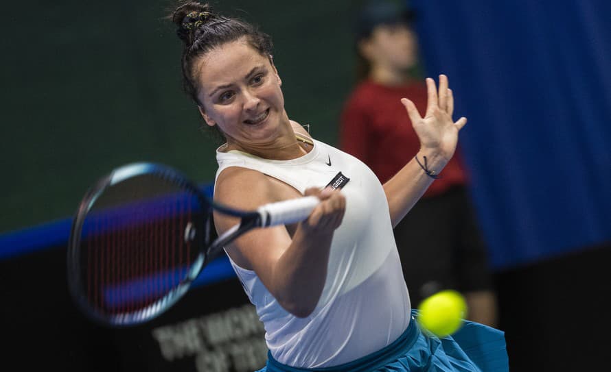 Slovenská tenistka Viktória Hrunčáková spolu s Holanďankou Arantxou Rusovou postúpili do semifinále štvorhry na turnaji WTA v čínskom ...