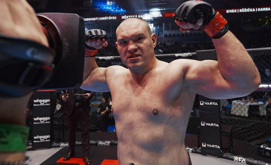 Ukrajinsko-český MMA bojovník a šampión IAF Yevhenii Orlov ide do ďalšieho zápasu. Vo svojej obhajobe kráľa ťažkej váhy nastúpi proti ...