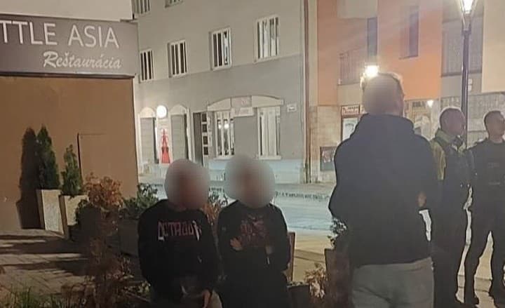 Skupina výtržníkov napadla v Trnave dvoch tureckých fanúšikov Fenerbahce Istanbul. Incident sa stal v stredu (4. 10.) v nočných hodinách ...