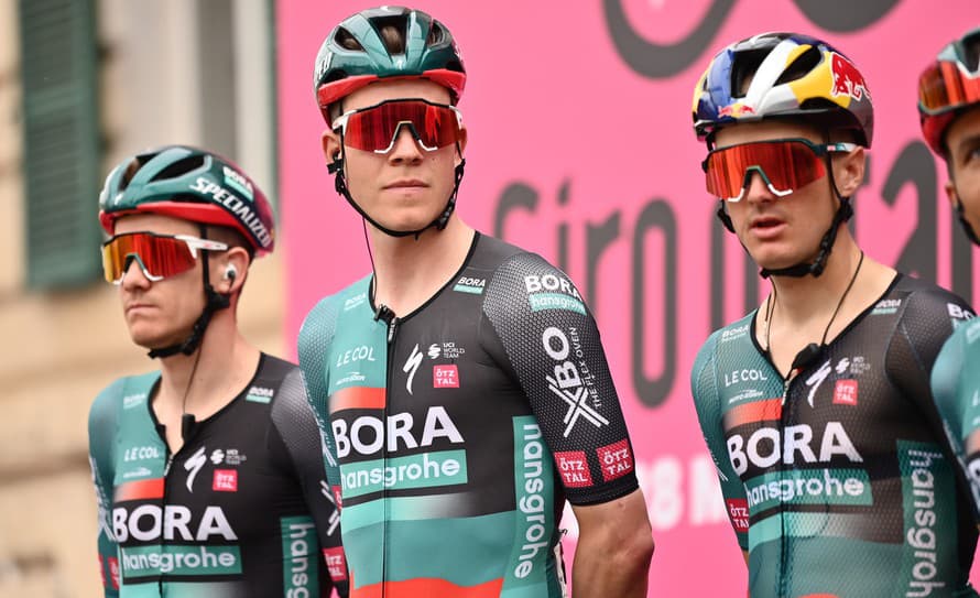 Cyklista Primož Roglič, ktorý trikrát vyhral Vueltu a taktiež tohtoročnú Giro d'Italia, sa po  sa po rozchode so svojím predchádzajúcim ...
