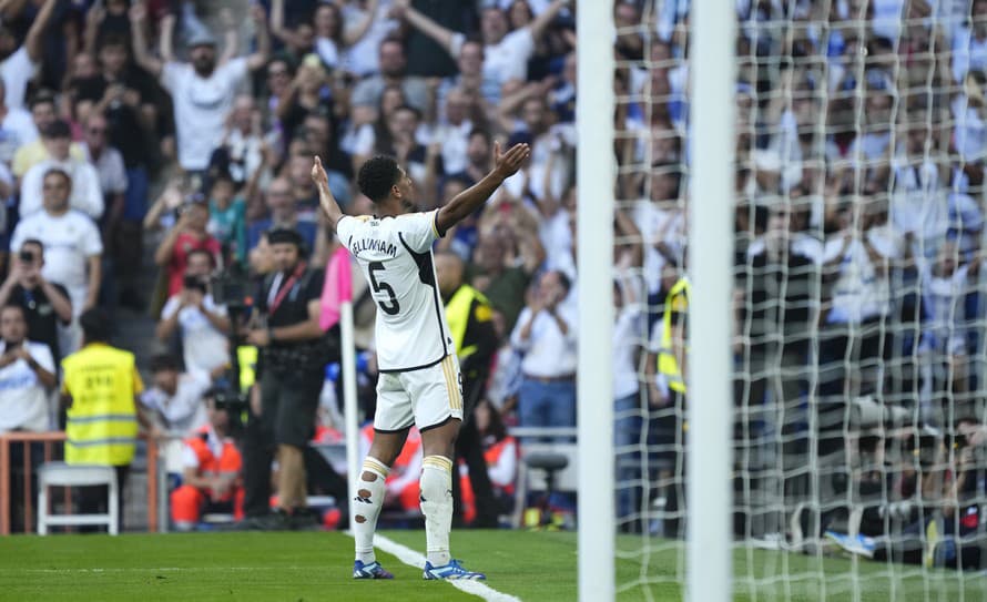 Futbalisti Realu Madrid potvrdili rolu favorita a v sobotnom zápase 9. kola španielskej La Ligy zdolali Osasunu jednoznačne 4:0.