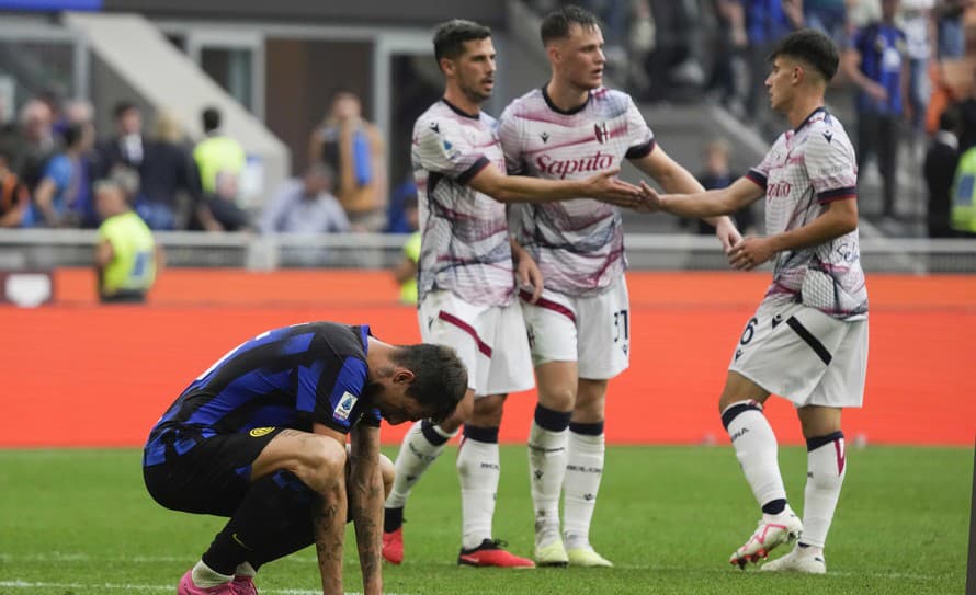 Futbalisti AC Miláno zvíťazili v sobotnom súboji 8. kola talianskej Serie A na ihrisku FC Janov 1:0 a poskočili na čelo tabuľky. O siedmom ...