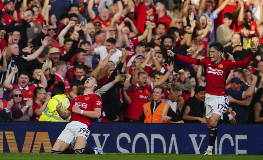 Futbalisti Manchestru United dokázali v nadstavenom čase druhého polčasu otočiť skóre duelu 8. kola Premier League a zvíťazili nad Brentfordom ...