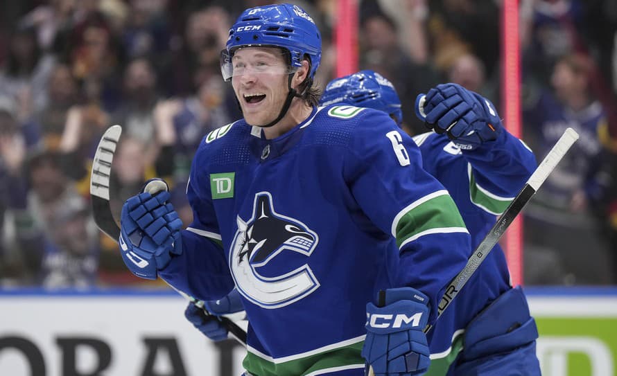 Štvorgólový večer zaznamenal v NHL hokejový útočník Vancouveru Brock Boeser (26). 