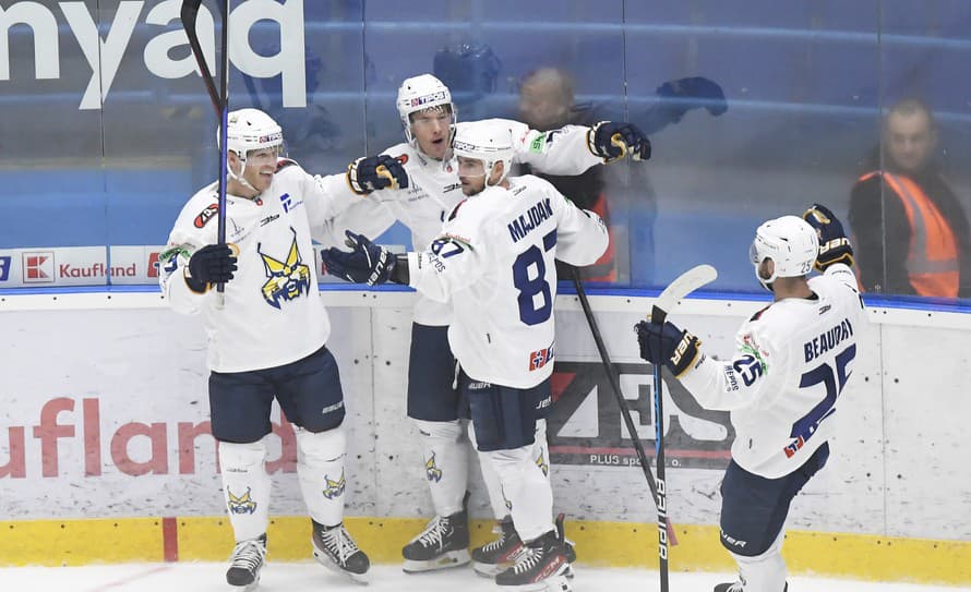 Hokejisti HK Spišská Nová Ves triumfovali v piatkovom zápase 9. kola Tipos extraligy nad úradujúcim majstrom HC Košice 3:2. 