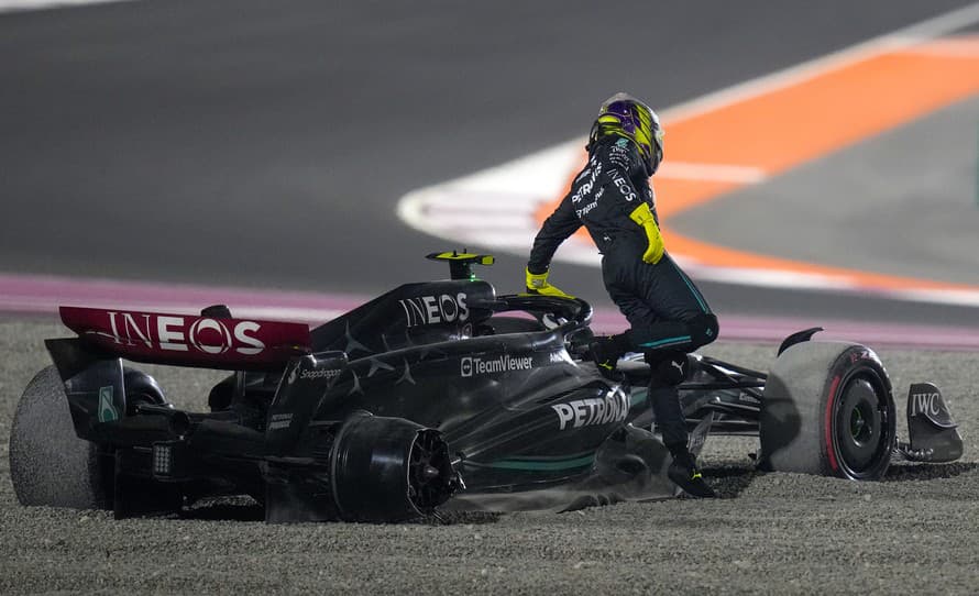 Britský pilot F1 Luis Hamilton čelí opätovnému vyšetrovaniu Medzinárodnej automobilovej federácie (FIA) pre incident, ktorý sa udial ...