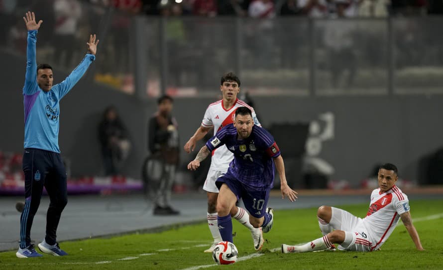 Opäť potvrdil neskutočné futbalové umenie. Lionel Messi (36) v utorok dvakrát skóroval pri víťazstve Argentíny 2:0 na ihrisku Peru v ...