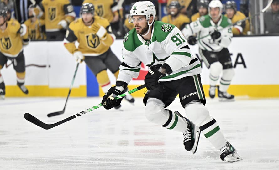 Komickú situáciu zažil kanadský hokejový krídelník v službách Dallasu Stars Tyler Seguin (31).