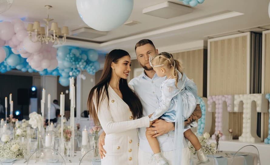 Slovenský futbalový reprezentant Milan Škriniar (28) pripravil svojej trojročnej dcérke Charlotte krásnu narodeninovú oslavu.