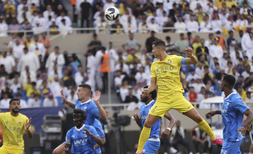 Portugalský futbalista Cristiano Ronaldo sa v ázijskej Lige majstrov výrazne podieľal na víťazstve Al Nassr nad tímom Al Duhail 4:3.