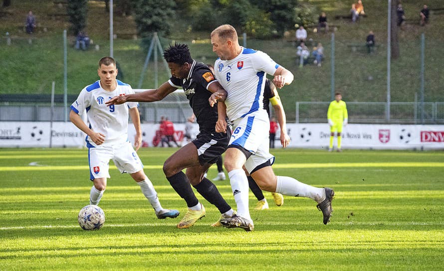 O Lokomotíve Devínska Nová Ves rozpráva teraz celé futbalové Slovensko. Šiesty tím piatej bratislavskej ligy totiž šokujúco vyradil v ...