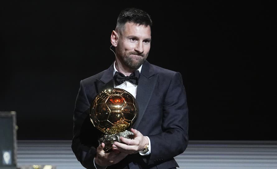 Argentínsky futbalista Lionel Messi získal v pondelok Zlatú loptu magazínu France Football.