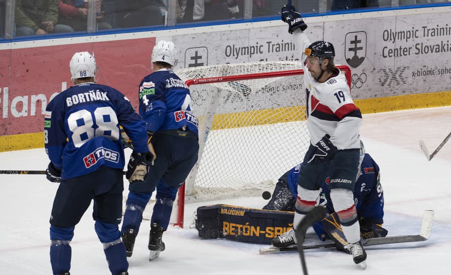 Výnimočným utorkovým 15. kolom pokračovala slovenská hokejová Tipos extraliga. Pred sviatočným dňom sa hokejisti vôbec nešetrili a v ...
