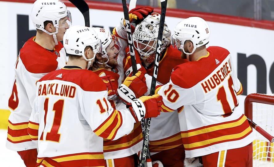  Hokejový klub Calgary Flames v piatok povolal do prvého tímu slovenského útočníka Martina Pospíšila.