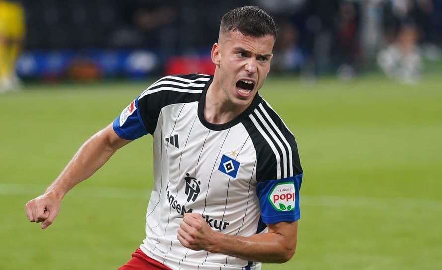 Slovenský futbalový reprezentant László Bénes (26) sa gólom podieľal na víťazstve Hamburgu nad Magdeburgom 2:0 v sobotnom zápase 12. ...