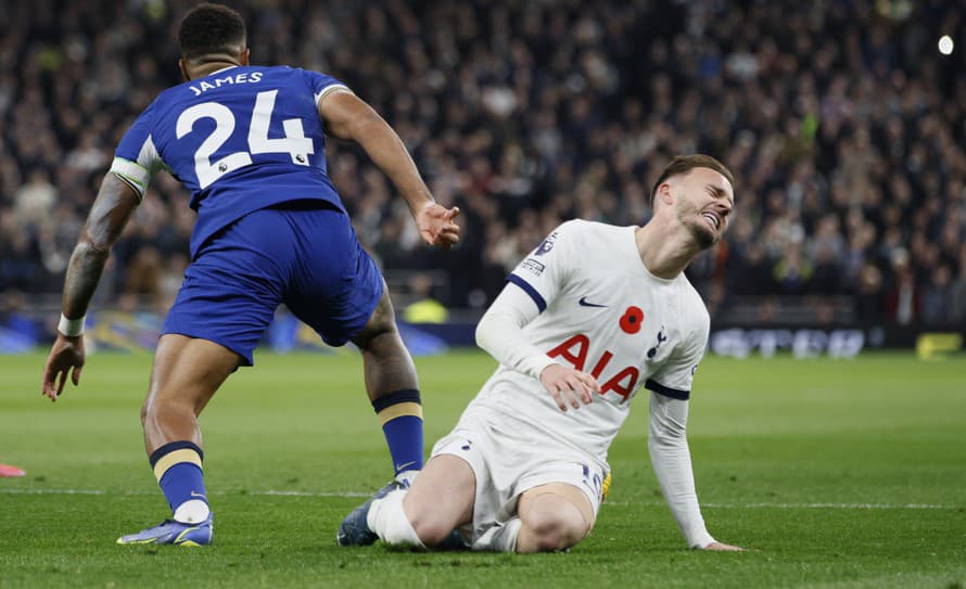 Až v 11. kole Premier League spoznali futbalisti Tottenhamu Hotspur prvého premožiteľa, keď v londýnskom derby podľahli Chelsea 1:4. ...