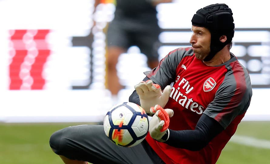 Bývalý český futbalový brankár Petr Čech si vyskúša najvyššiu hokejovú súťaž vo Veľkej Británii. Na hosťovanie zamieril do tímu obhajcu ...