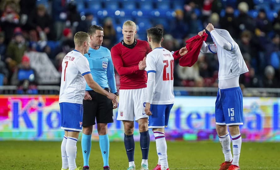 Nórsky futbalista Erling Haaland (23) vynechá pre zranenie členka nedeľný záverečný zápas kvalifikácie ME 2024 na ihrisku Škótska.