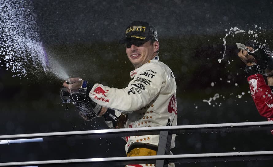 Holandský pretekár Max Verstappen (26) z tímu Red Bull zvíťazil na historicky prvej Veľkej cene Las Vegas, predposledných 21. pretekoch ...