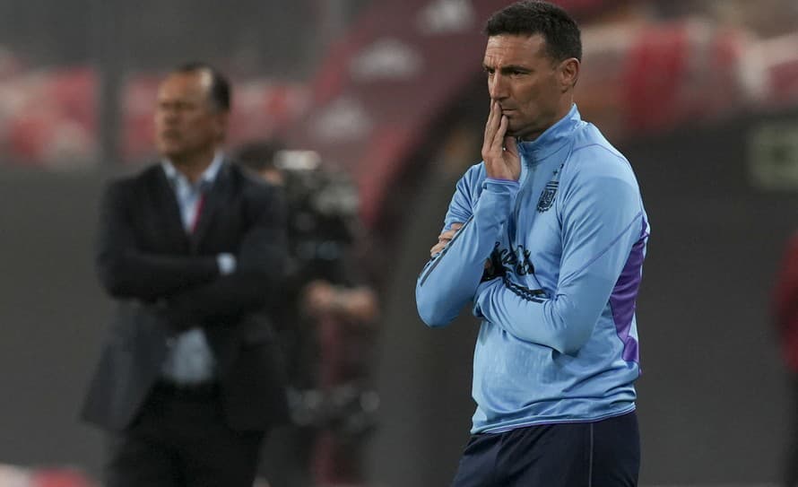 Tréner argentínskej futbalovej reprezentácie Lionel Scaloni (45) zvažuje rezignáciu na svoj post. S nečakanou informáciou prišiel po ...