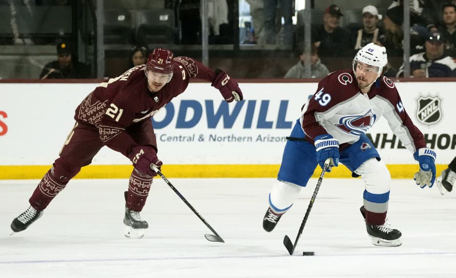  V minulej sezóne bol súčasťou klubu Colorado Avalanche pri úspešnom ťažení za Stanleyho pohárom v zámorskej NHL, v aktuálnom ročníku ...