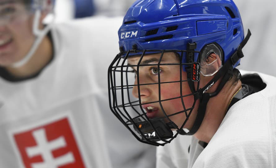 Slovenský hokejista Dalibor Dvorský (18) má za sebou ďalší úspešný zápas v kanadskej juniorskej súťaži Ontario Hockey League (OHL).