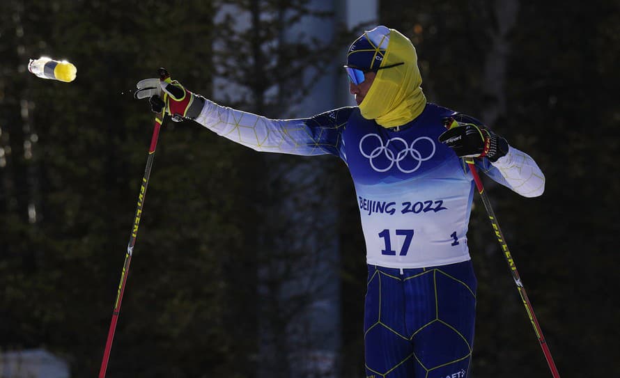 Omrzlina na veľmi chúlostivom mieste! Švédsky bežec na lyžiach Calle Halfvarsson (34) priznal, že to bolo obrovská bolesť.