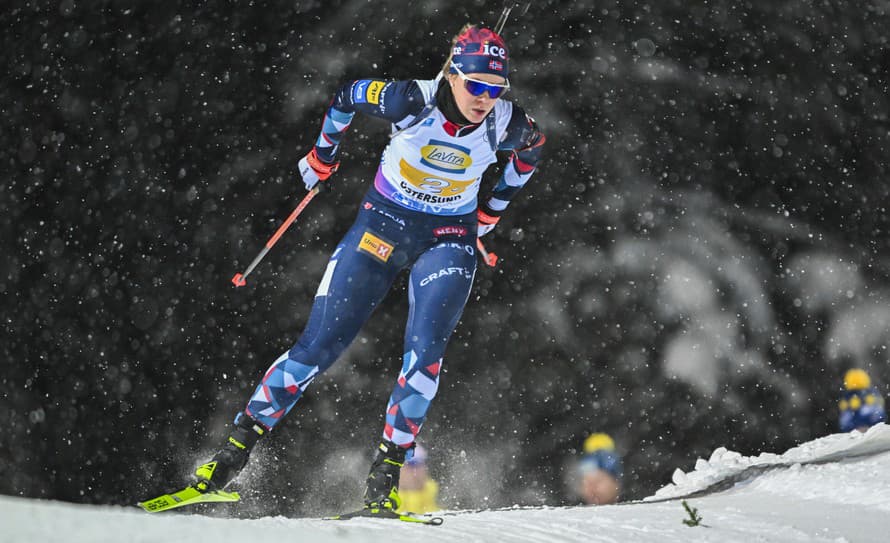 Biatlonistky Nórska triumfovali v stredajšej štafete na 4x6 km na podujatí Svetového pohára v Östersunde.