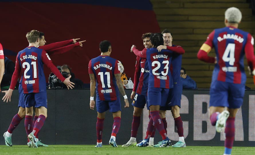 Futbalisti Barcelony vyhrali v nedeľňajšom šlágri 15. kola španielskej La Ligy nad Atléticom Madrid 1:0.