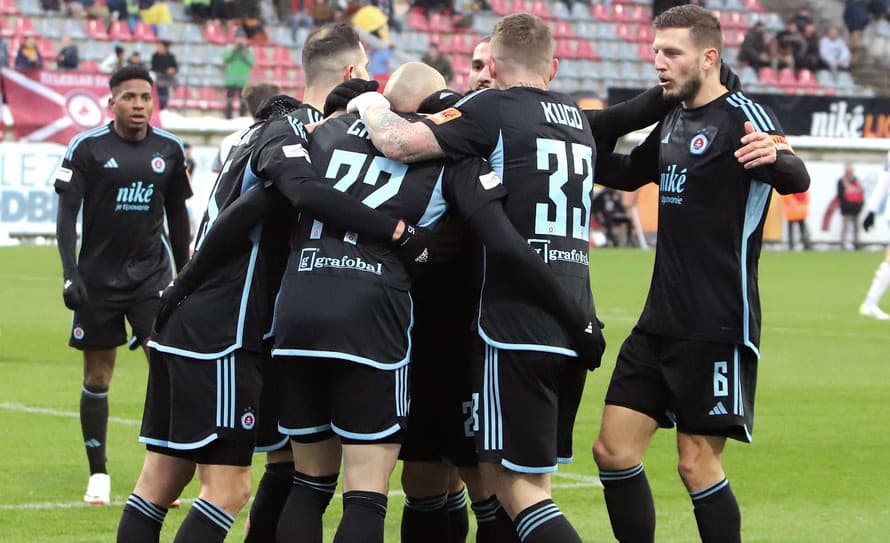 Futbalisti Slovana Bratislava zvíťazili v 17. kole Niké ligy na pôde Podbrezovej 6:0 a upevnili si vedenie v tabuľke. 