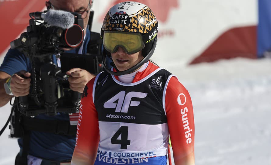 Švajčiarska lyžiarka Wendy Holdenerová (30) môže po utorkovej operácii zraneného členka vynechať zvyšok sezóny. 