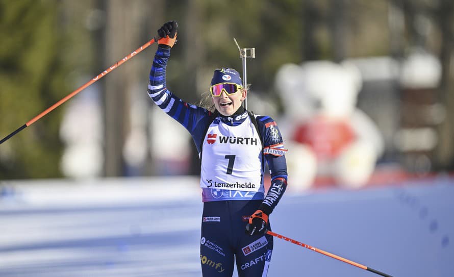 Francúzska biatlonistka Justine Braisazová-Bouchetová triumfovala po šprinte aj v stíhacích pretekoch na 10 km na podujatí SP vo švajčiarskom ...