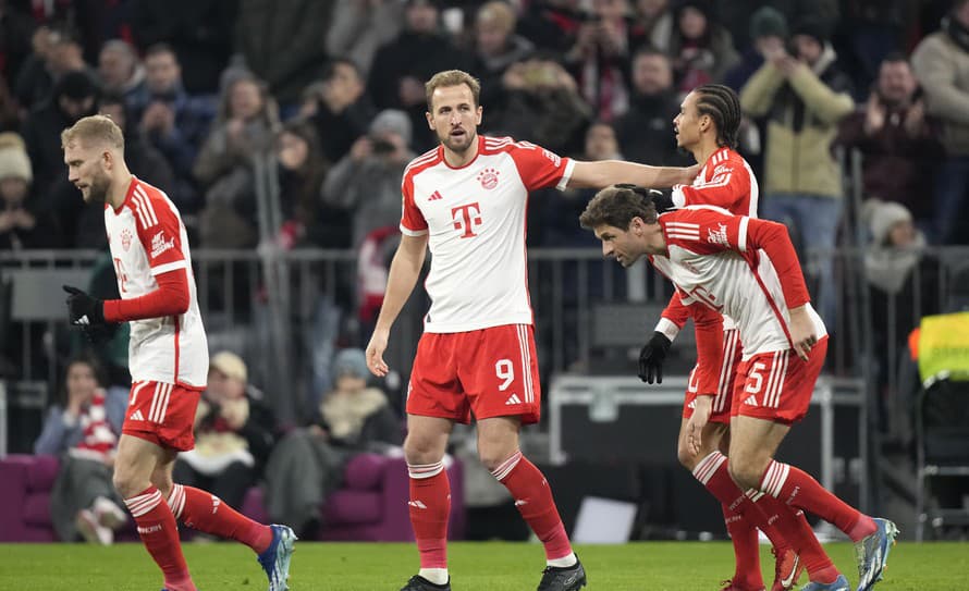 Futbalisti Bayernu Mníchov zvíťazili v nedeľnom bundesligovom dueli nad Stuttgartom 3:0. Dvoma zásahmi k tomu prispel Angličan Harry ...