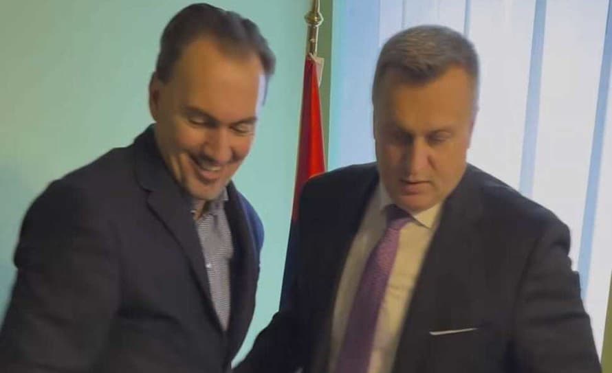 Miroslav Šatan (49), ktorý je prezidentom Slovenského zväzu ľadového hokeja, prednedávnom absolvoval stretnutie s podpredsedom parlamentu ...