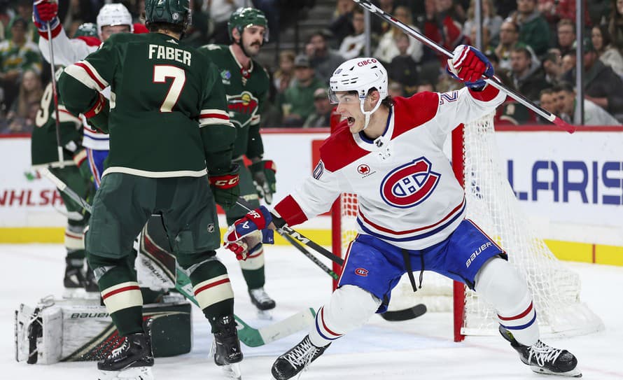 Slovenský hokejista Juraj Slafkovský si v noci na piatok pripísal do kanadského bodovania NHL dva body v drese Montrealu Canadiens.