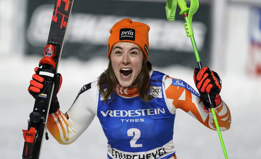 Slovenská lyžiarka Petra Vlhová sa predstaví v rakúskom Lienzi v rámci pretekov Svetového pohára v obrovskom slalome aj slalome. 