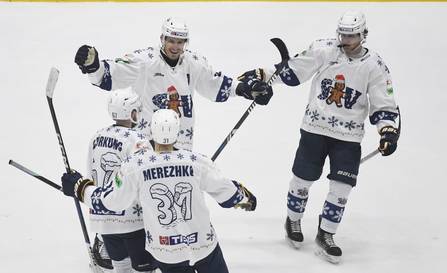 Hokejisti Slovana Bratislava zdolali v utorkovom 26. kole Tipos extraligy Nové Zámky 2:0. 