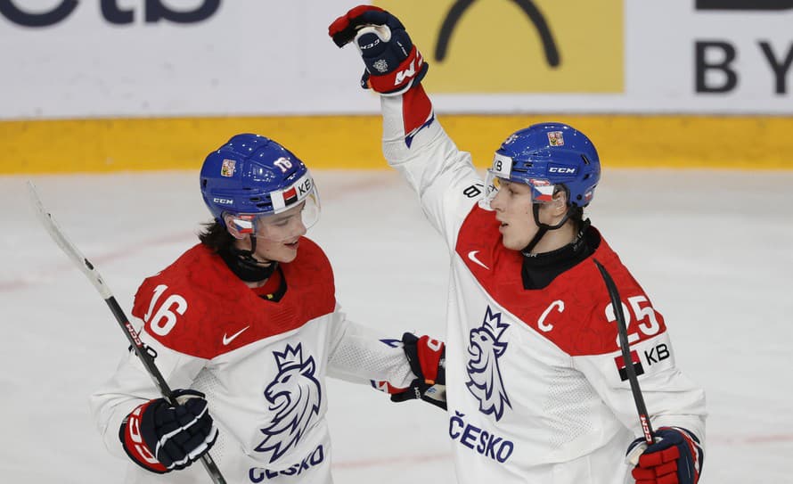 Českí hokejisti zdolali na juniorských majstrovstvách sveta v Göteborgu Nórsko 8:1 a odčinili úvodnú prehru so Slovákmi (2:6). 