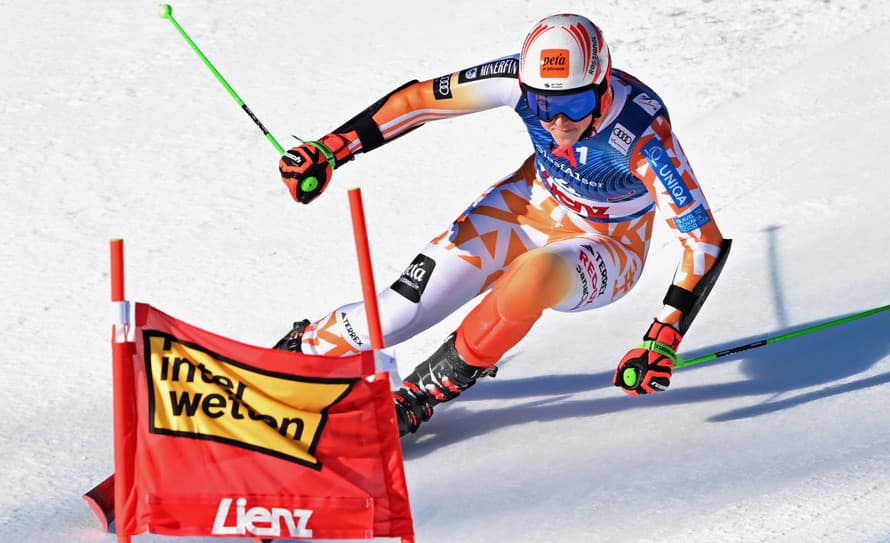 Priniesli sme vám online prenos, v ktorom ste mohli, ako si počína Petra Vlhová v pretekoch obrovského slalomu v Lienzi. 