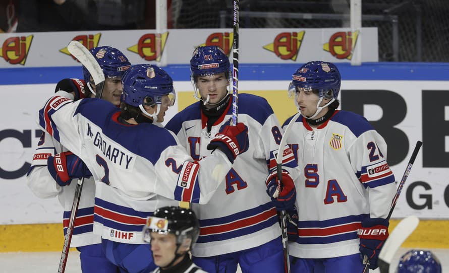 Česká hokejová reprezentácia prehrala na majstrovstvách sveta juniorov v Göteborgu s USA 3:4 po samostatných nájazdoch.