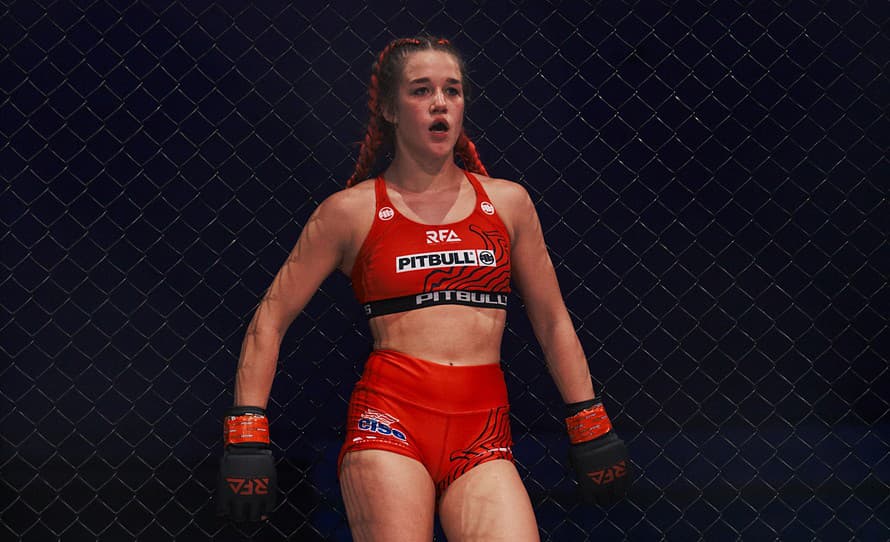 Česká MMA bojovníčka Veronika Zajícová nevstúpila optimálne medzi profesionálky. 