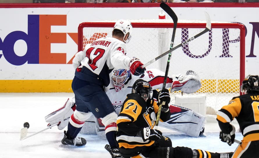 Slovenský hokejista Martin Fehérváry (24) strelil druhý gól v tejto sezóne zámorskej NHL. Obranca pomohol presným zásahom k triumfu Washingtonu ...