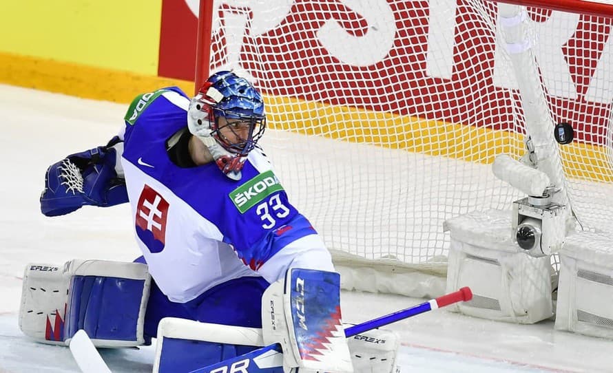 Slovenský hokejový brankár Július Hudáček si po expresnom konci v českom Kladne našiel nového zamestnávateľa.